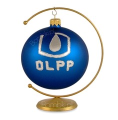 Niebieska bombka z białym logo i napisem „OLPP” na stojaku